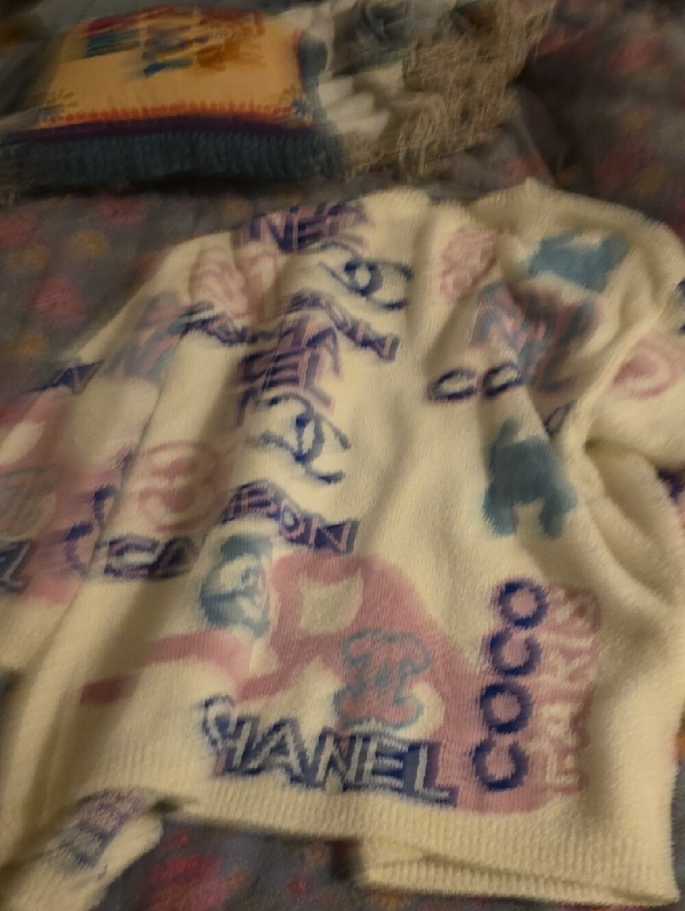 Cream Knit Cardigan with Pink & Blue Logo Motifs - Picture 7 of 7